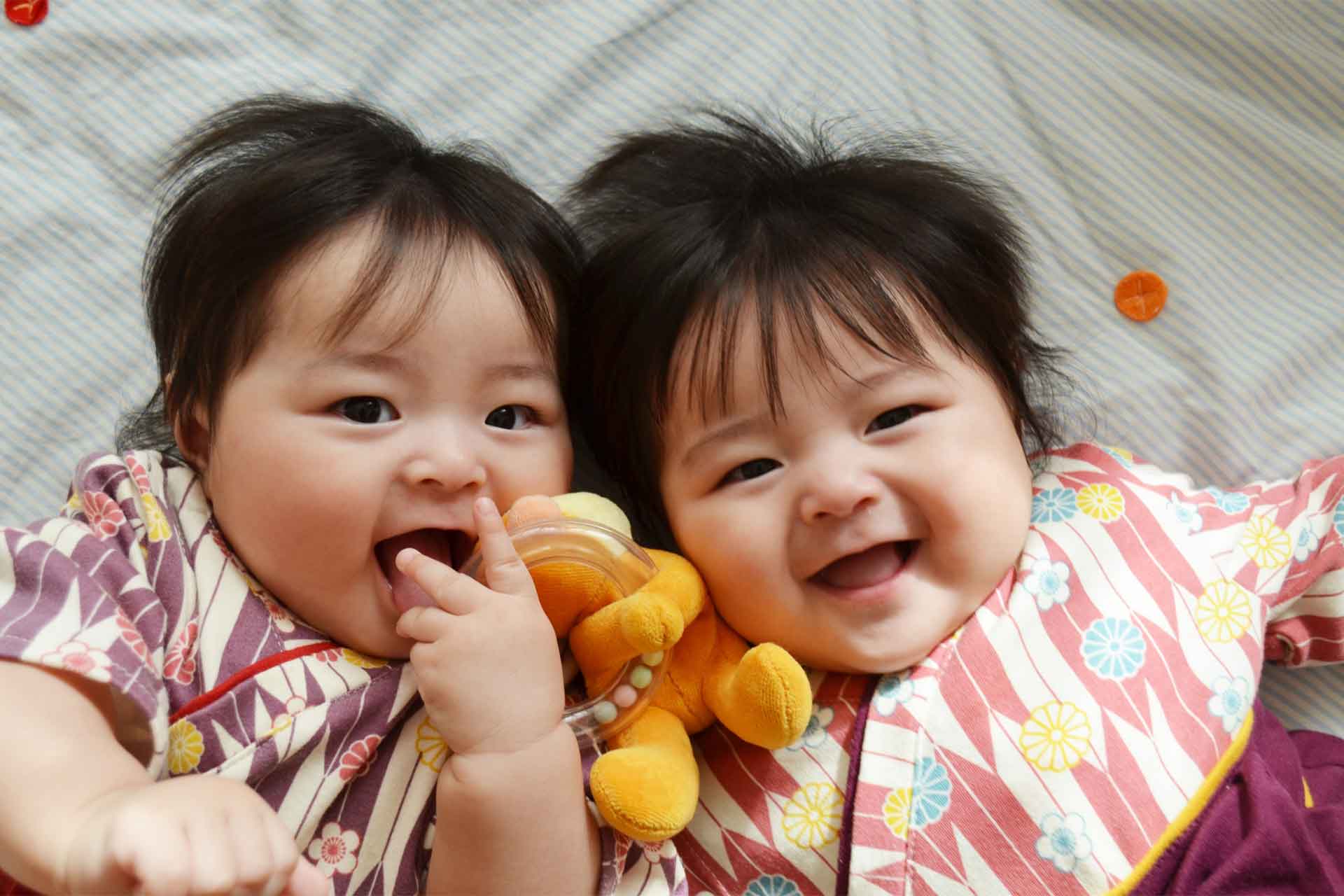 二卵性双生児と一卵性双生児 _ 一卵性双生児 確率 – MPESXS