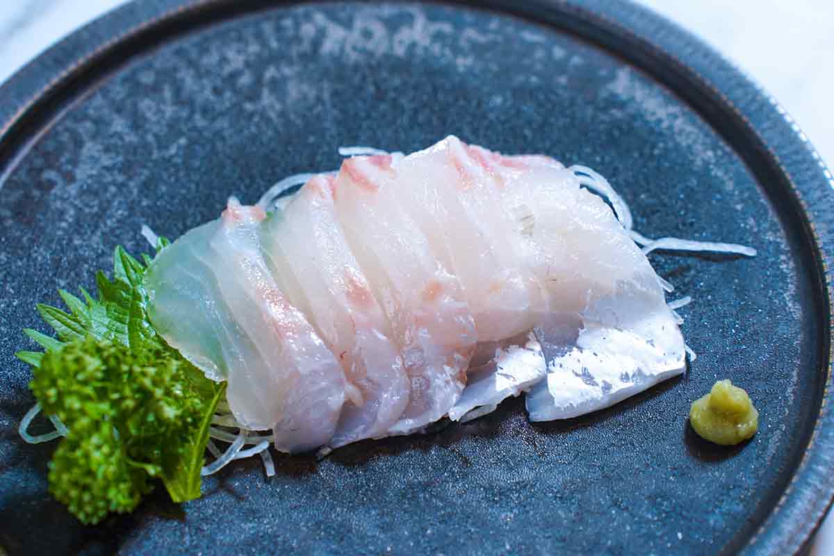 「白身魚」と「赤身魚」と「青魚」の違いって？ | ことくらべ
